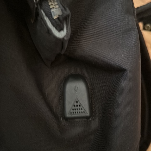 Himawari black backpack with connector port - good condition - laptop bag - Picture 6 of 10